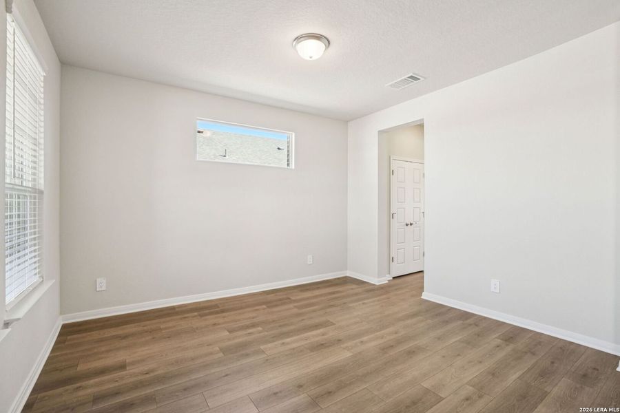 Spacious, unfurnished interior of a new home in Carmel Ranch, Schertz (Image 41).