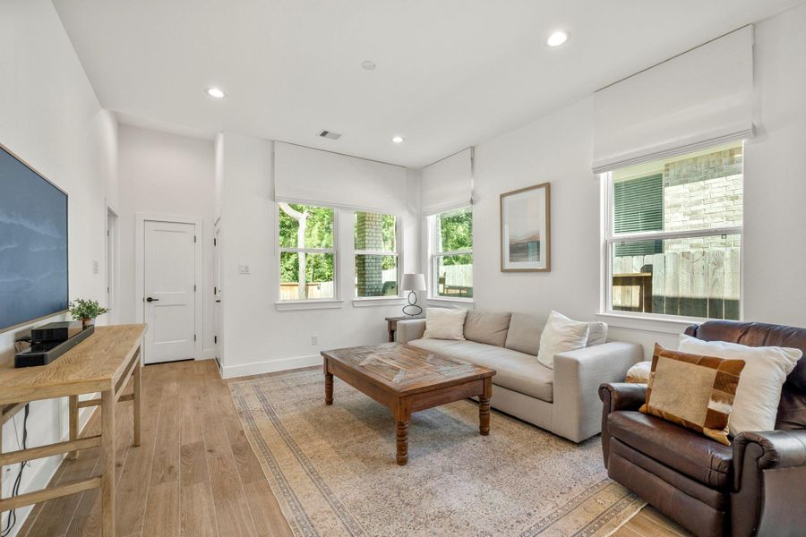 There are no rear neighbors through those back windows... There are no rear neighbors through those back windows...