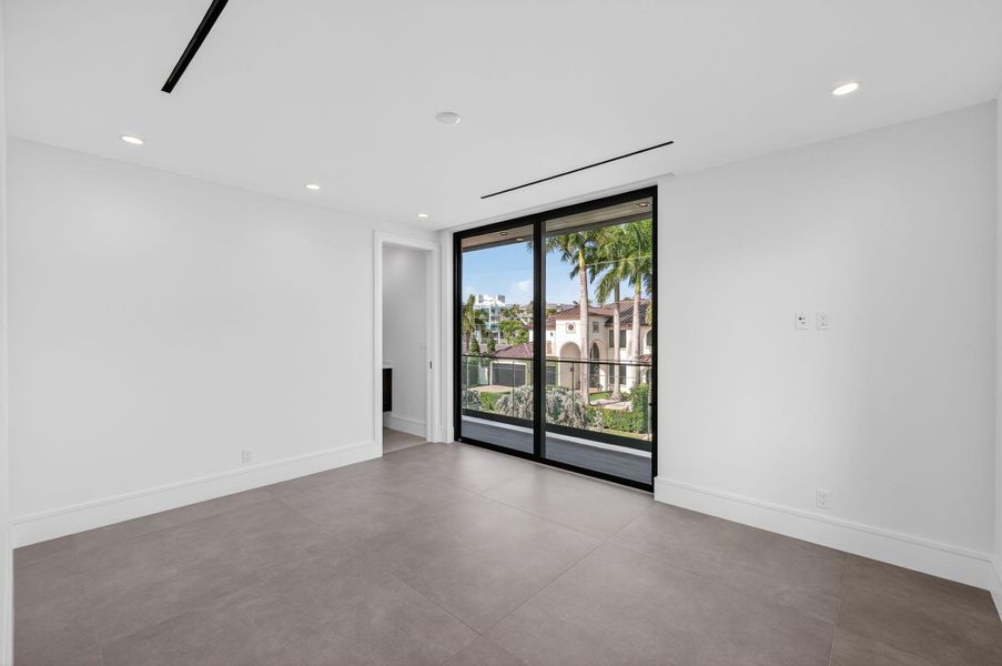 Spacious, unfurnished interior of a new home in , Fort Lauderdale (Image 21). Spacious, unfurnished interior of a new home in , Fort Lauderdale (Image 21).