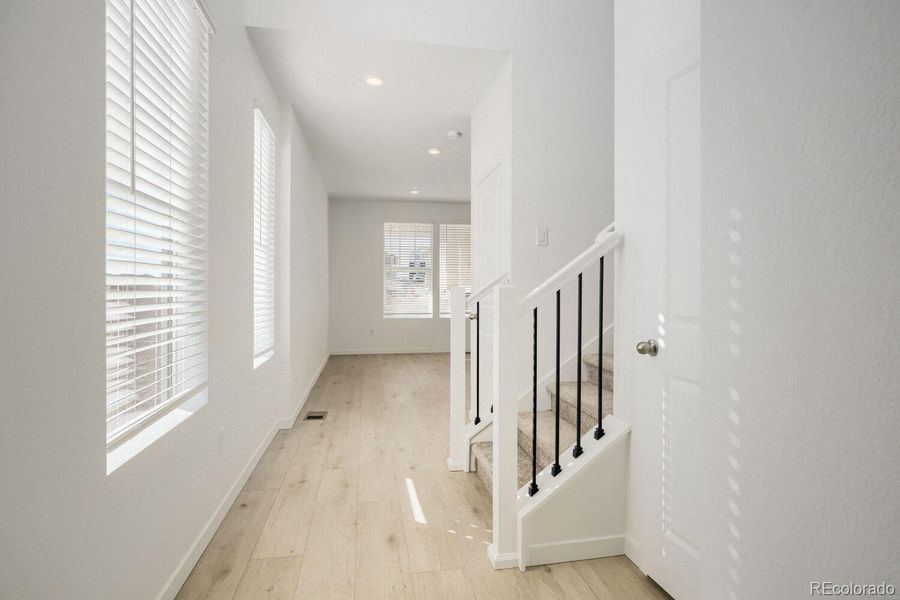 Spacious, unfurnished interior of a new home in Parterre, Thornton (Image 12).