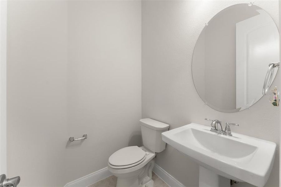 Furnished interior view inside a new home in , Orlando (Image 9).