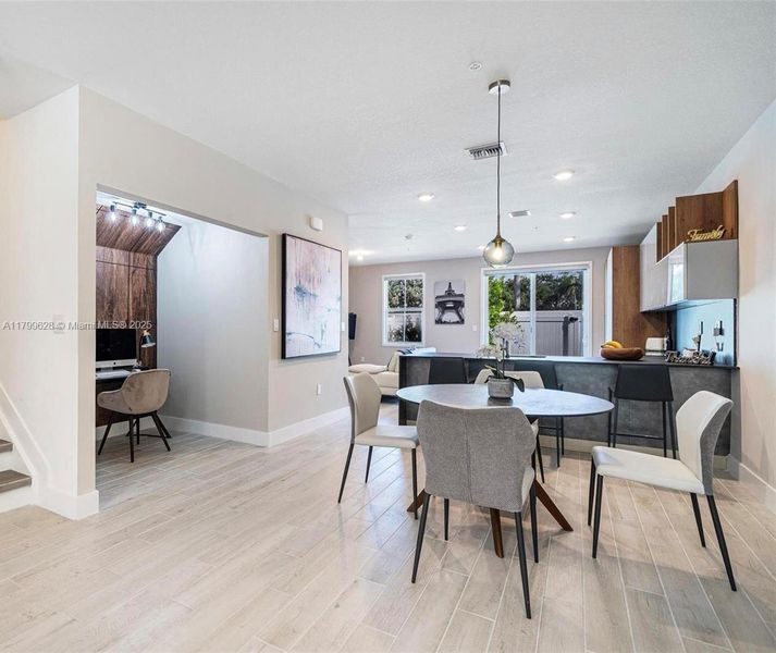 Furnished interior view inside a new home in , Pembroke Pines (Image 14).