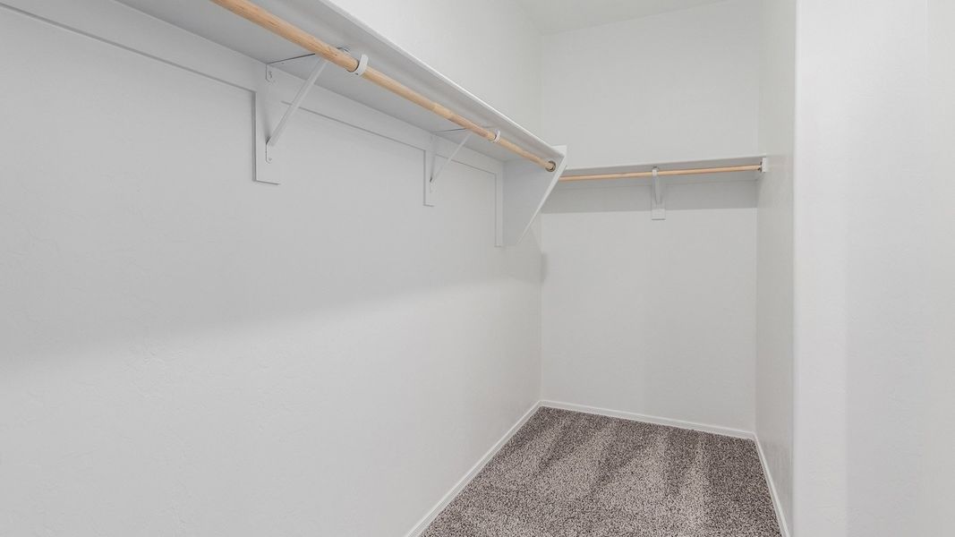 Spacious, unfurnished interior of a new home in Hanson Ridge, Vail (Image 25).