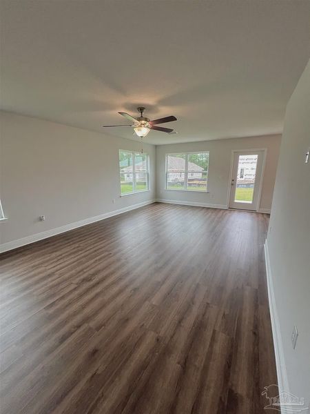Spacious, unfurnished interior of a new home in Pine Top, Cantonment (Image 11).