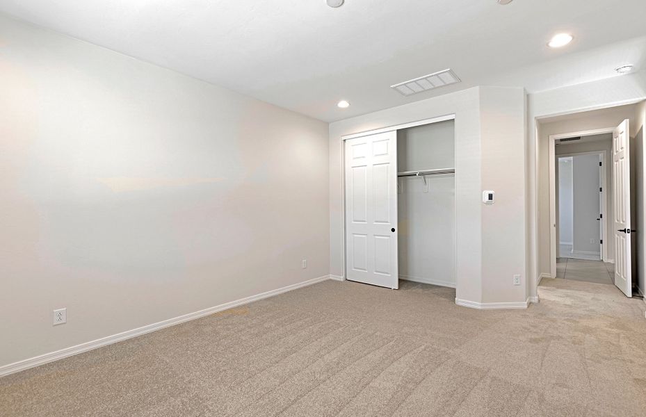 Spacious, unfurnished interior of a new home in Vistoso Canyon Estates, Oro Valley (Image 12). Spacious, unfurnished interior of a new home in Vistoso Canyon Estates, Oro Valley (Image 12).