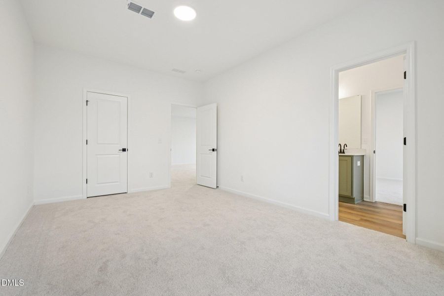 40-web-or-mls-Erastus Ct-S0502-040