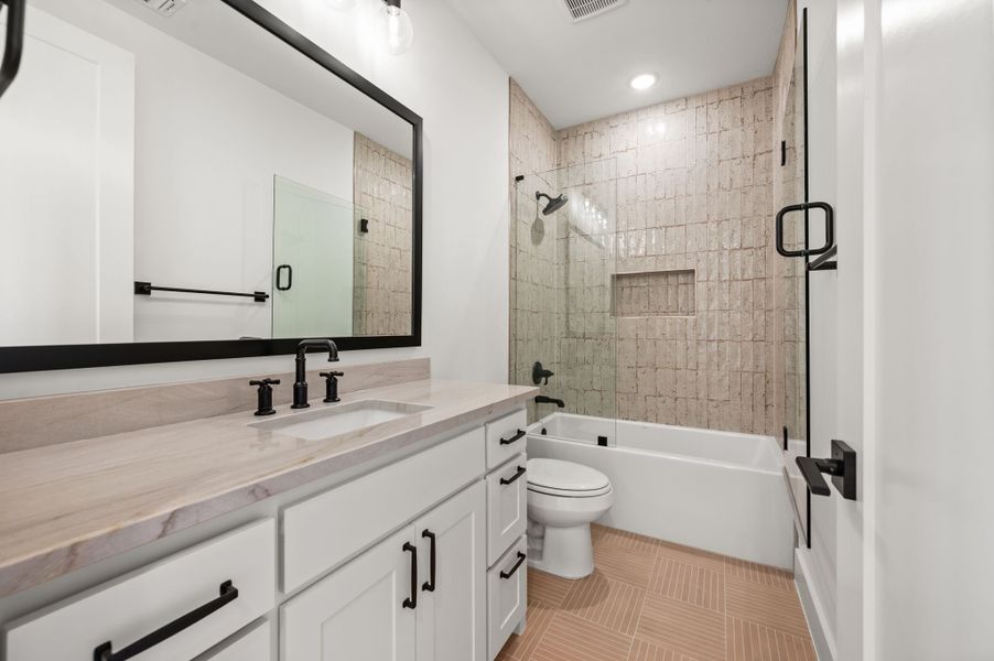Furnished interior view inside a new home in The Resort on Eagle Mt. Lake, Fort Worth (Image 20).