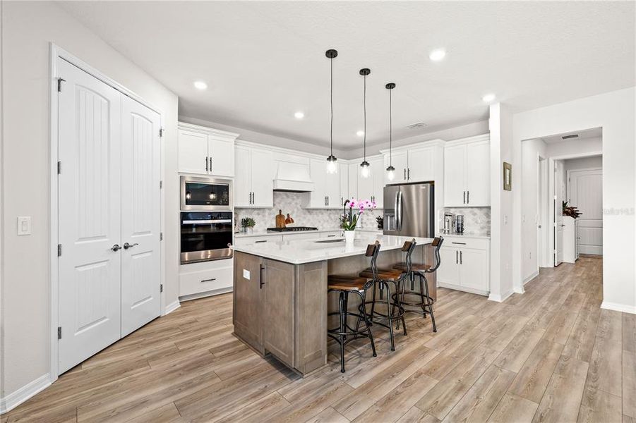 Furnished interior view inside a new home in , Mount Dora (Image 16).