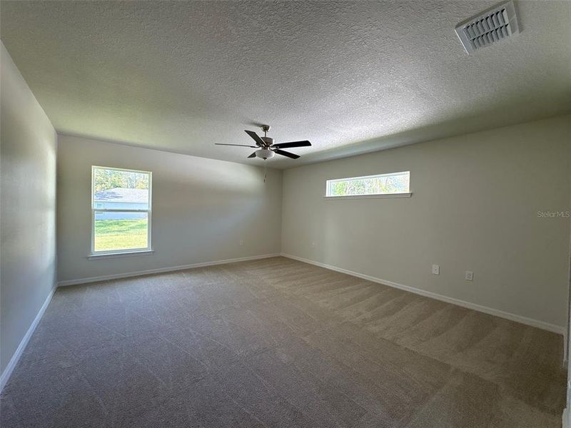Spacious, unfurnished interior of a new home in , Ocala (Image 14).