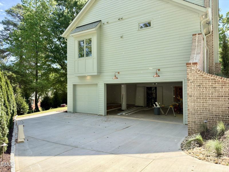 3 Car Garage