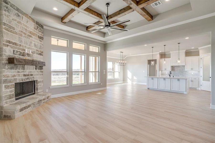 Spacious, unfurnished interior of a new home in , Weatherford (Image 26).