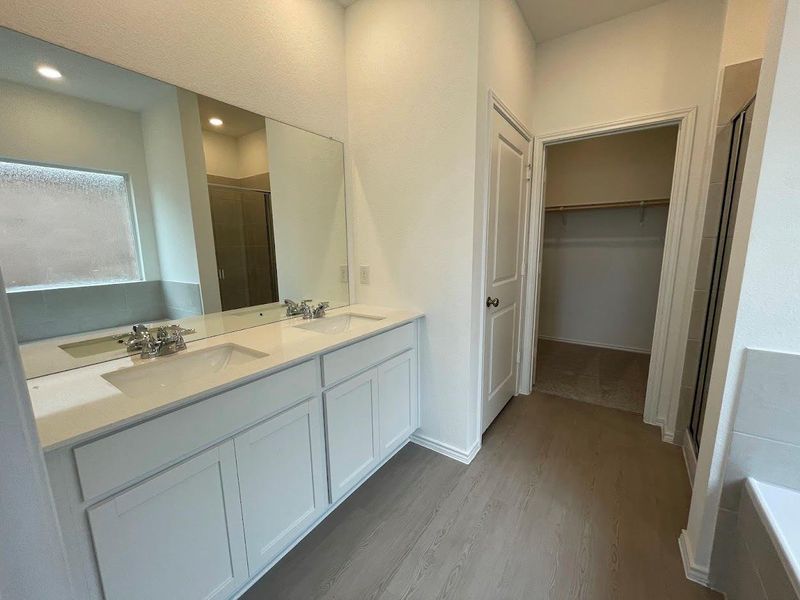 Furnished interior view inside a new home in Waterstone: Highlands Collections, Kyle (Image 11). Furnished interior view inside a new home in Waterstone: Highlands Collections, Kyle (Image 11).