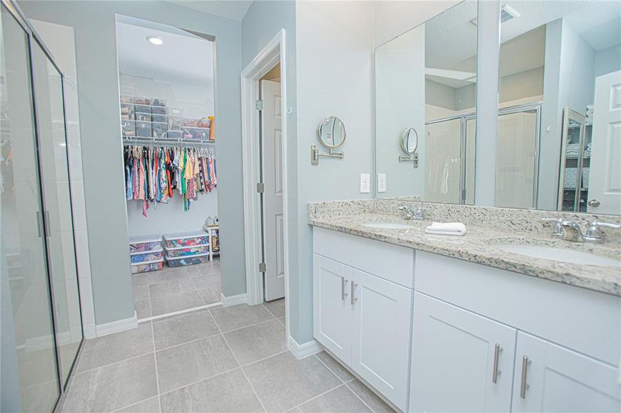 Furnished interior view inside a new home in The Reserve at Twin Lakes, St. Cloud (Image 6).