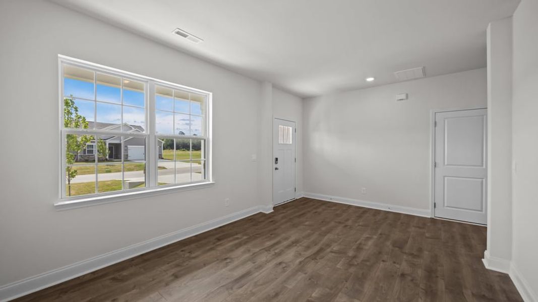 Spacious, unfurnished interior of a new home in Middleton, Greensboro (Image 10).