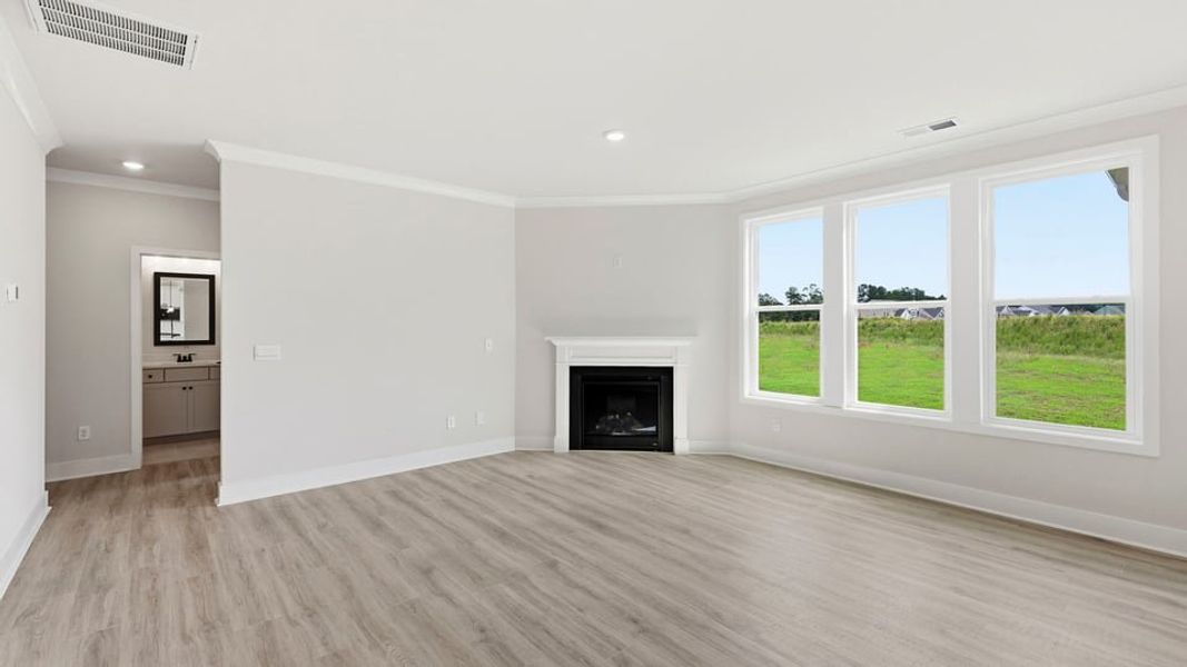 Spacious, unfurnished interior of a new home in Seven Oaks, Greenwood (Image 23).