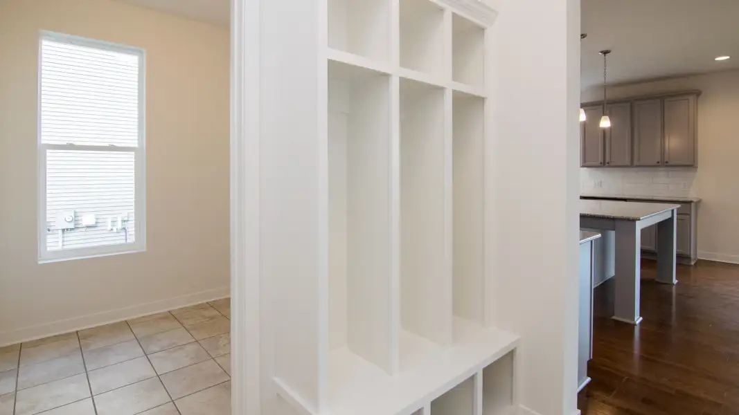 Representative unfurnished interior of a home built from the The Hartland by Norfolk Homes in Offsite Builds Southern Michigan, Ann Arbor (Image 67).