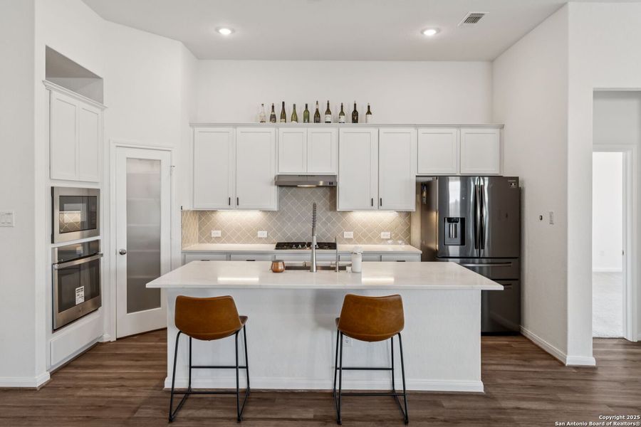 Furnished interior view inside a new home in Rhine Valley, Schertz (Image 39).