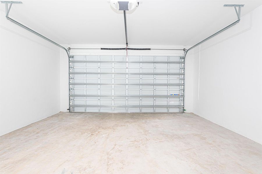 Spacious, unfurnished interior of a new home in , Jupiter (Image 22).