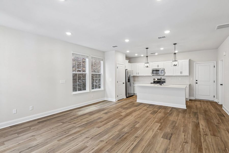 Great Room | For representation purposes only. Options and layout may vary by community and home plan. Great Room | For representation purposes only. Options and layout may vary by community and home plan.