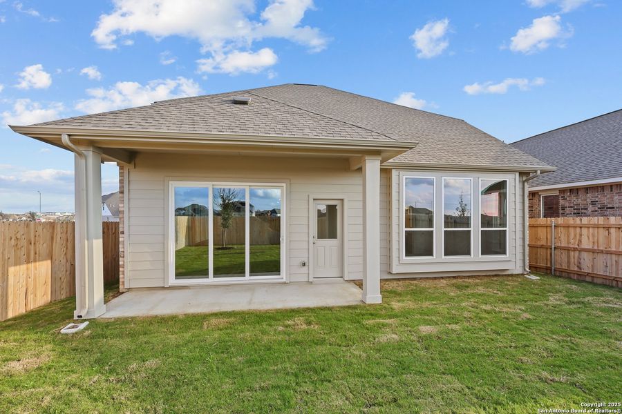 Exterior details and patio area of a home in Sunflower Ridge, New Braunfels (Image 21).