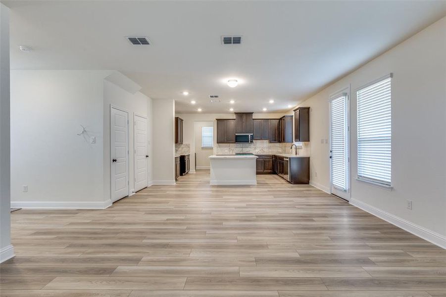 Spacious, unfurnished interior of a new home in Sierra Vista at Kelly Ranch, Aledo (Image 21).