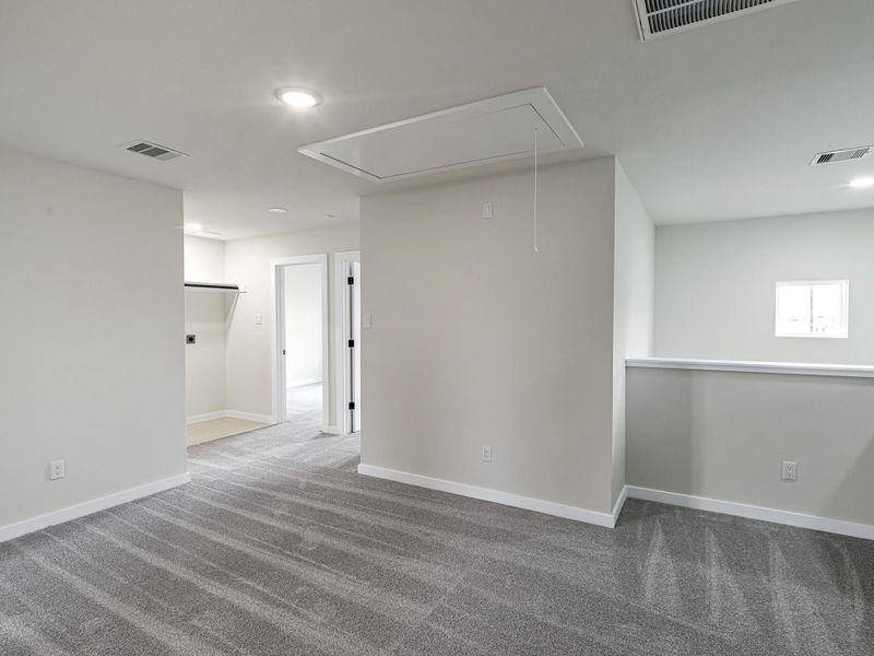 Spacious, unfurnished interior of a new home in , Hempstead (Image 15).