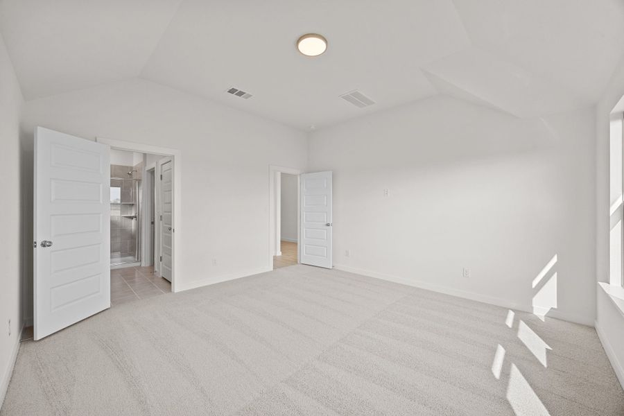 Spacious, unfurnished interior of a new home in Prairie Winds, Hutto (Image 24).