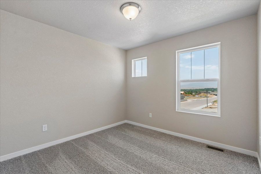 Spacious, unfurnished interior of a new home in Aspen Ranch, Fountain (Image 15).