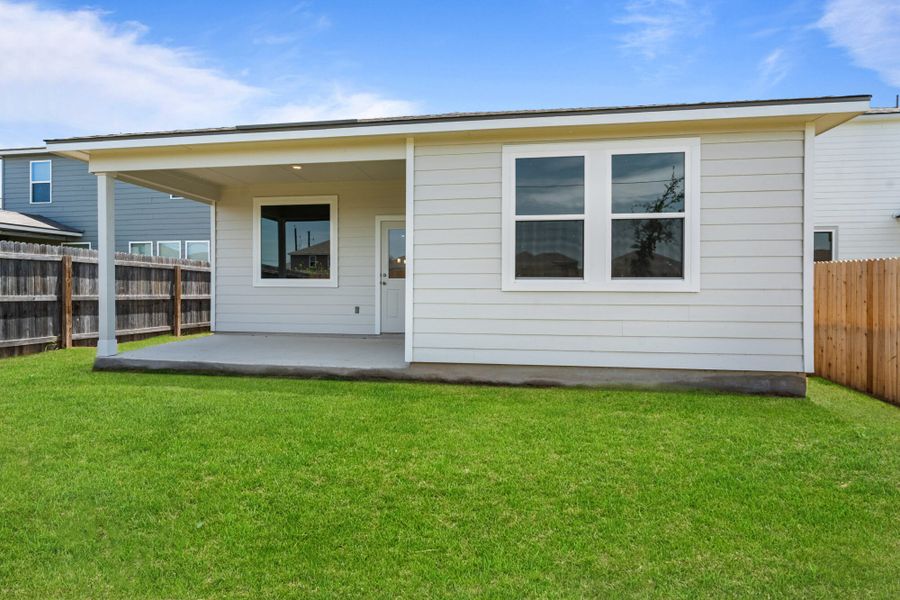 Exterior details and patio area of a home in Talley Fields, San Antonio (Image 4).