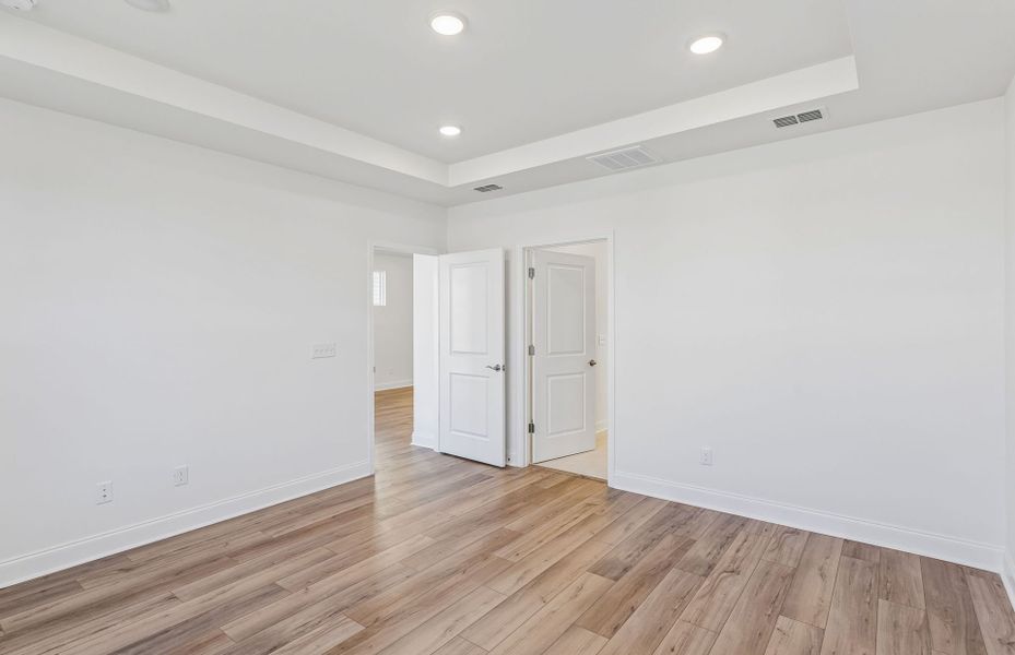 Spacious, unfurnished interior of a new home in Del Webb Southern Harmony, Murfreesboro (Image 26).