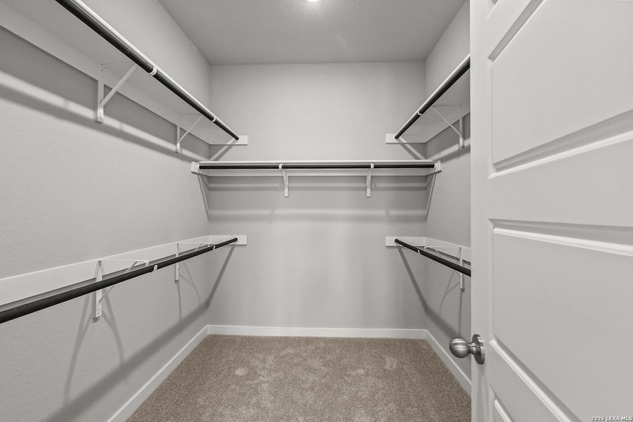 Spacious, unfurnished interior of a new home in Foxbrook, Cibolo (Image 25).