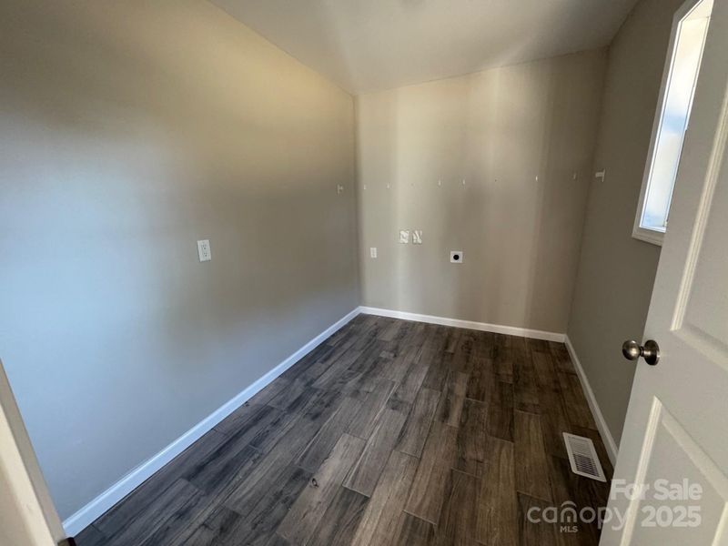 Spacious, unfurnished interior of a new home in , Granite Falls (Image 17).