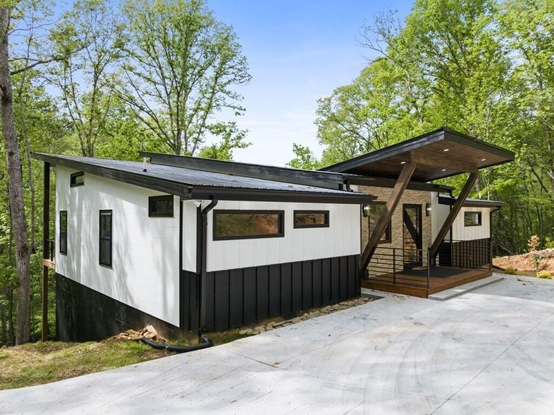 Front exterior of a new home in , Blue Ridge, GA, highlighting curb appeal (Image 27). Front exterior of a new home in , Blue Ridge, GA, highlighting curb appeal (Image 27).
