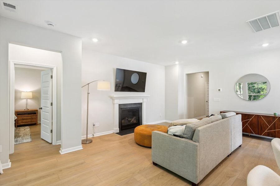 Furnished interior view inside a new home in Saint John's Lake: Arbor Collection, Johns Island (Image 16).