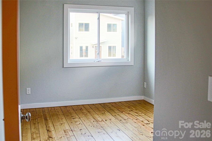 Spacious, unfurnished interior of a new home in , Asheville (Image 27).