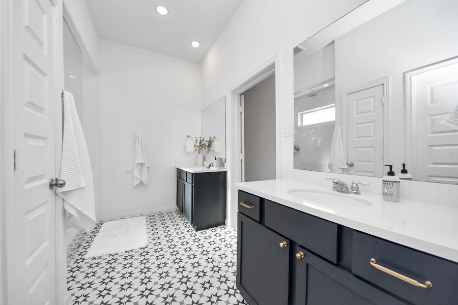 Furnished interior view inside a new home in Kings Mill, Kingwood (Image 19).