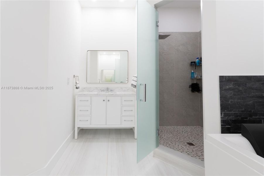 Image 43 of a home in .