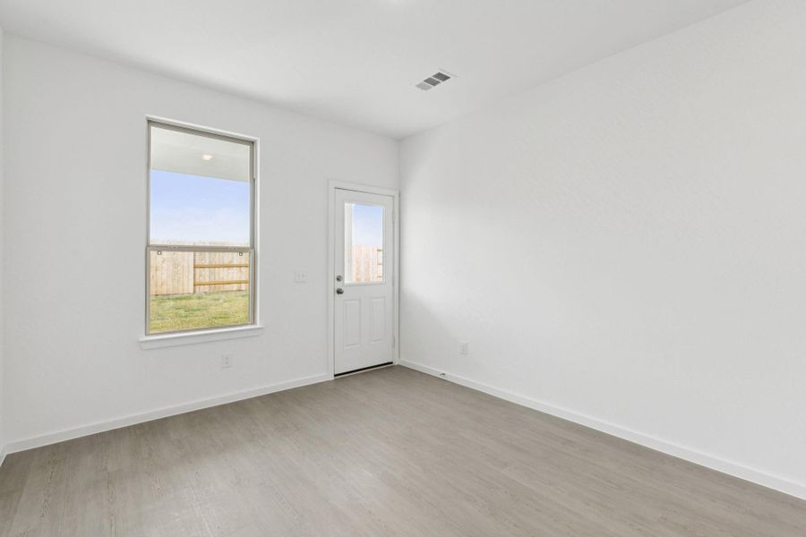 Spacious, unfurnished interior of a new home in River Ranch, Dayton (Image 16).