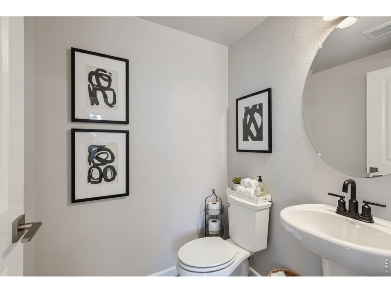 Furnished interior view inside a new home in Mountain Brook, Longmont (Image 5).