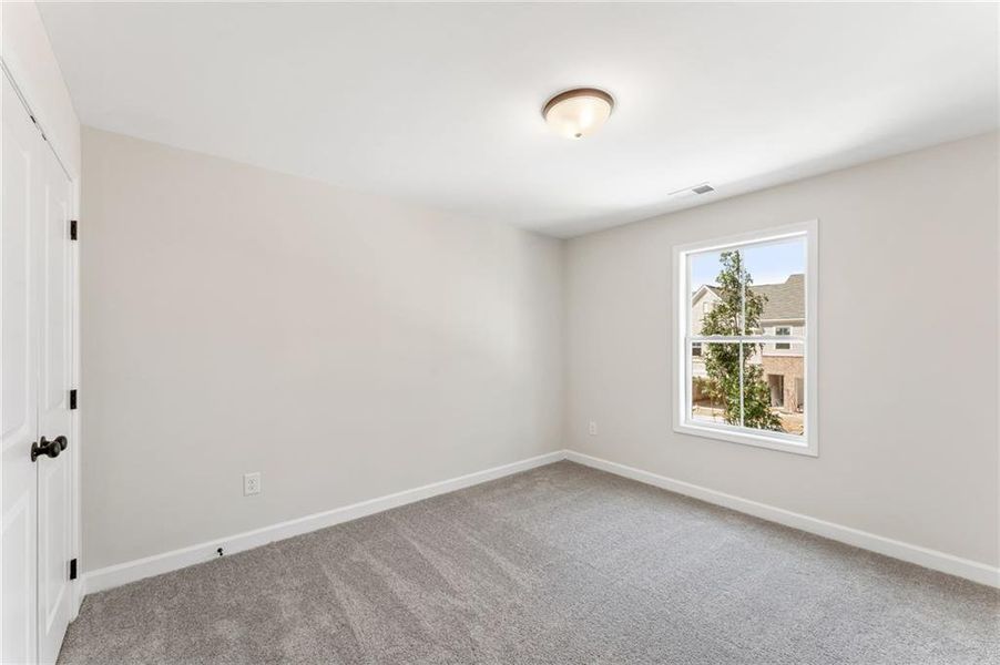 Spacious, unfurnished interior of a new home in Cherokee Township, Acworth (Image 20).