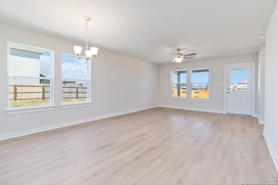 Spacious, unfurnished interior of a new home in Willow Point, San Antonio (Image 21). Spacious, unfurnished interior of a new home in Willow Point, San Antonio (Image 21).