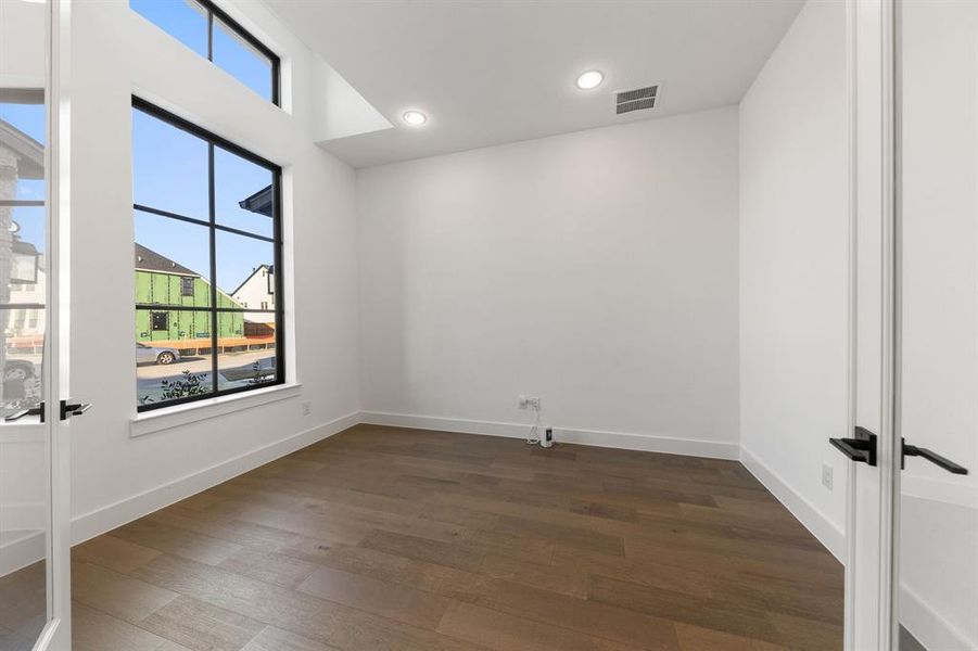 Spacious, unfurnished interior of a new home in Fields 60', Frisco (Image 21). Spacious, unfurnished interior of a new home in Fields 60', Frisco (Image 21).