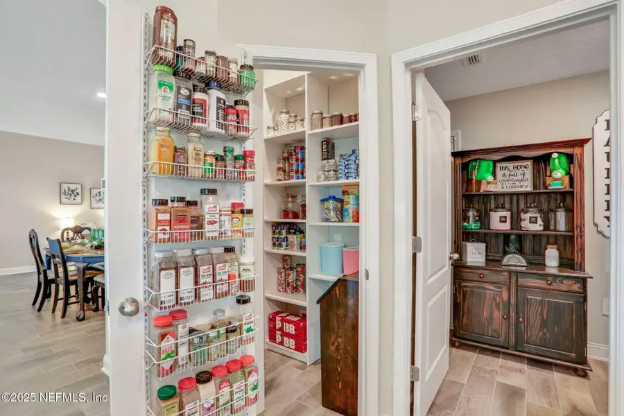 Furnished interior view inside a new home in Cross Creek, Green Cove Springs (Image 5).