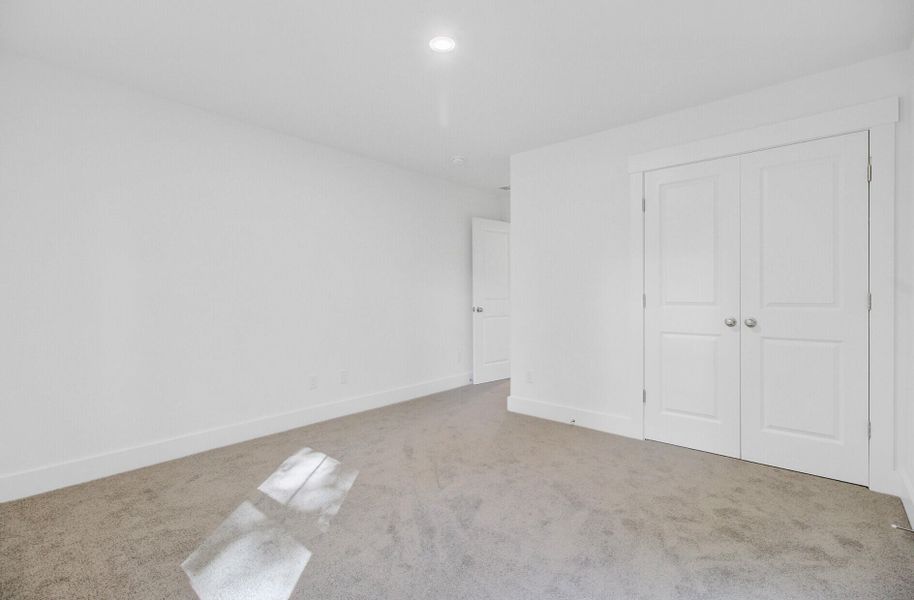 Spacious, unfurnished interior of a new home in , Charleston (Image 30).