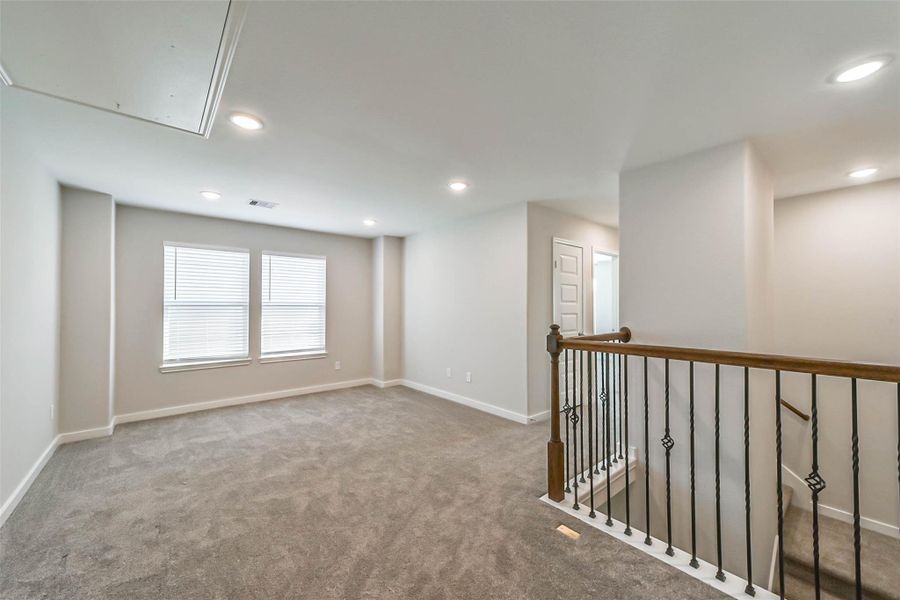 Photos are sample images from a previously built home with the same floor plan. Finishes and fixtures in the current home have been upgraded and may vary. Photos are sample images from a previously built home with the same floor plan. Finishes and fixtures in the current home have been upgraded and may vary.