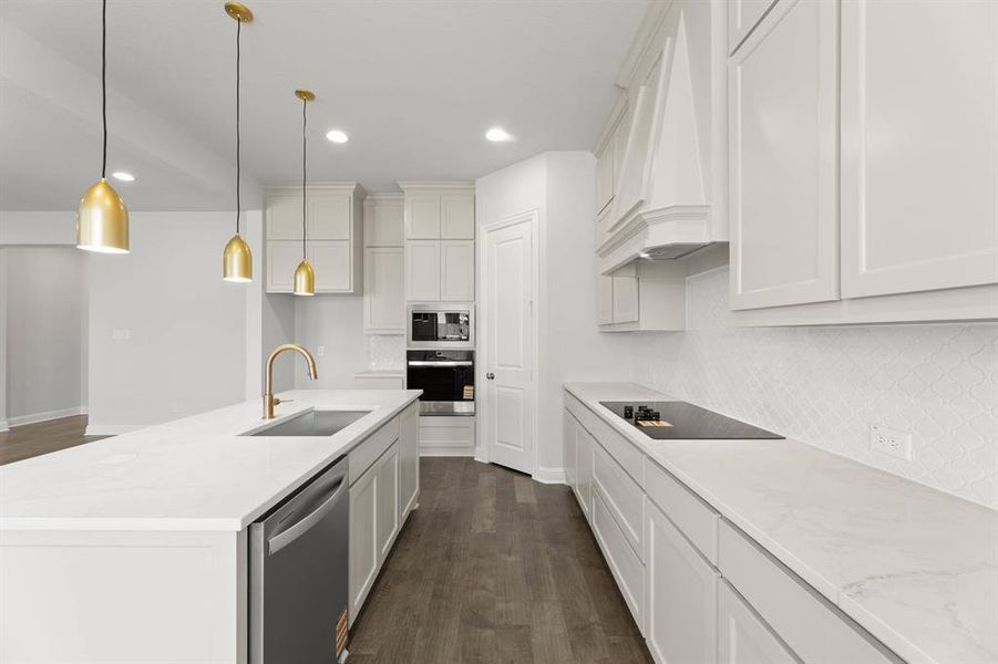 4805 Nomad-Kitchen-3