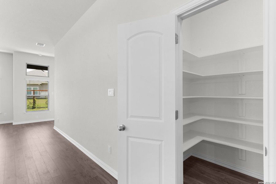 Spacious, unfurnished interior of a new home in The Crossvine, Schertz (Image 14).