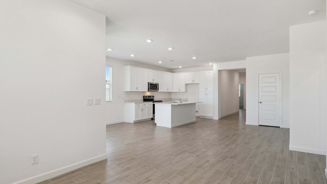 Spacious, unfurnished interior of a new home in Westpark, Buckeye (Image 20). Spacious, unfurnished interior of a new home in Westpark, Buckeye (Image 20).