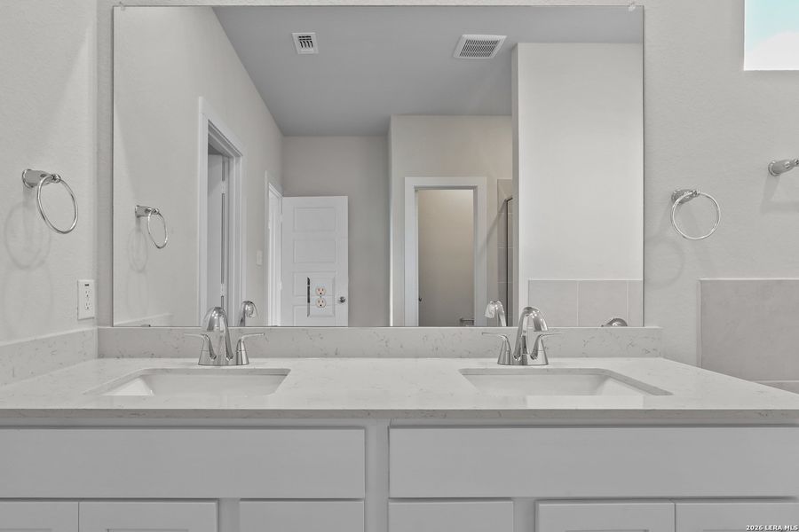 Close-up of interior finishes inside a home in Cinco Lakes, San Antonio (Image 12).