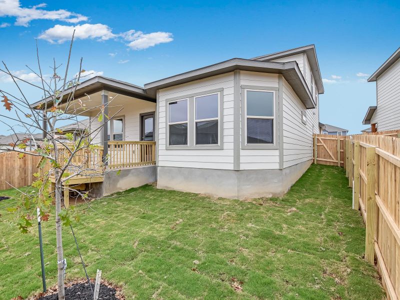 Exterior details and patio area of a home in Remington Ranch, San Antonio (Image 3).
